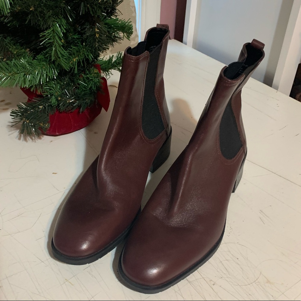 Burgundy boots slight square toe